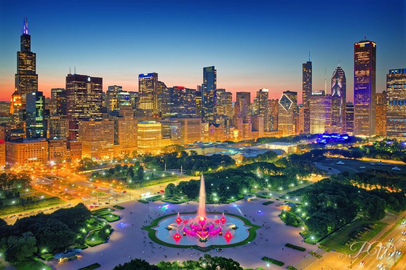Buckingham Fountain and Chicago Skyline at Twilight